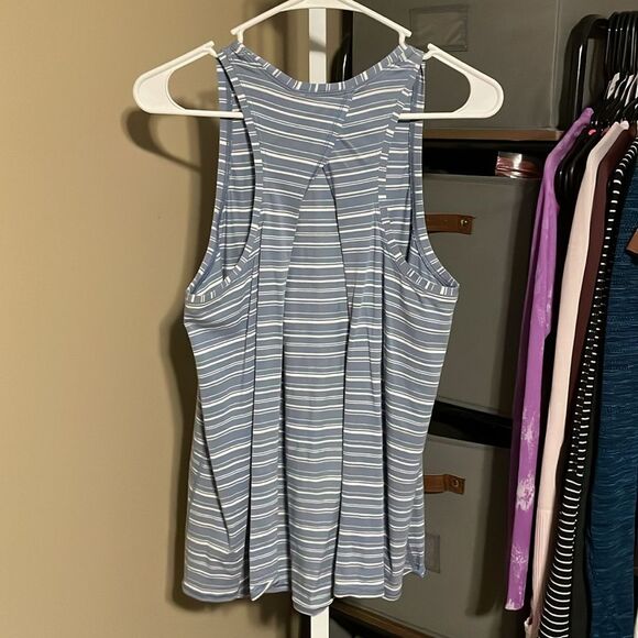 Lululemon All Tied Up Tank P2P 18 Sz 8 Cut Back Stripe Tempest Blue White 891 - Picture 2 of 6